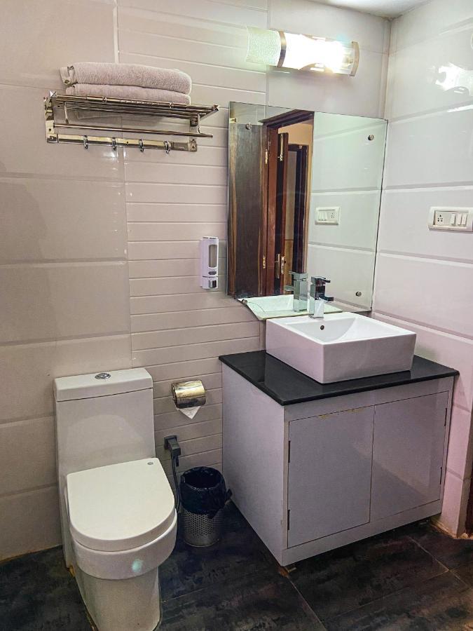 Hotel Manali Queen מראה חיצוני תמונה