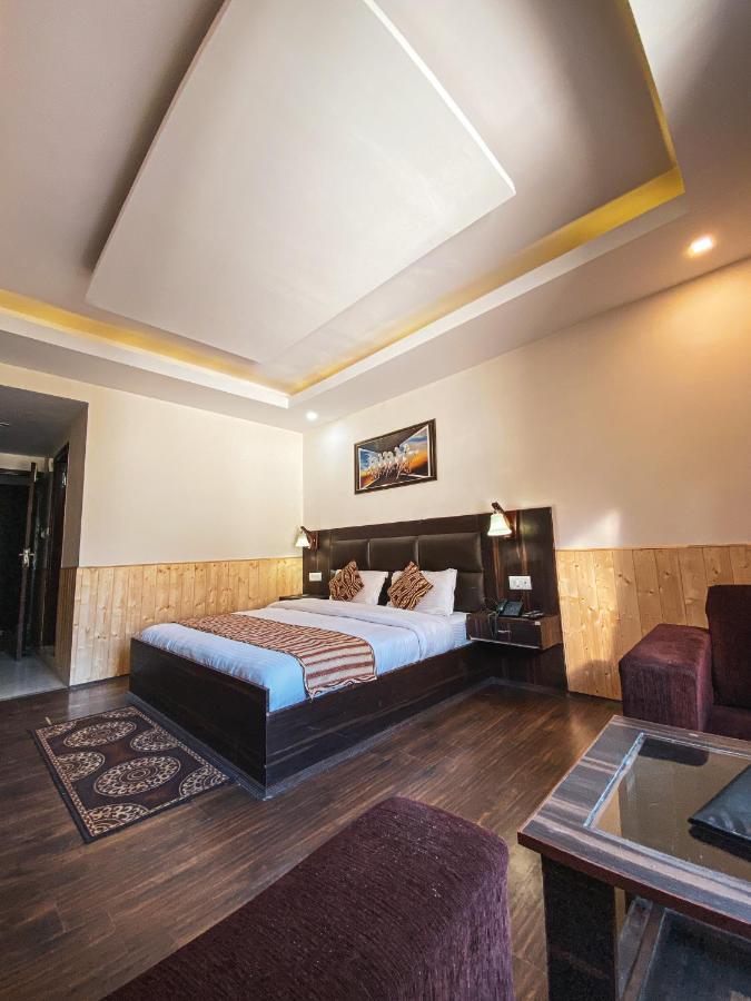 Hotel Manali Queen מראה חיצוני תמונה