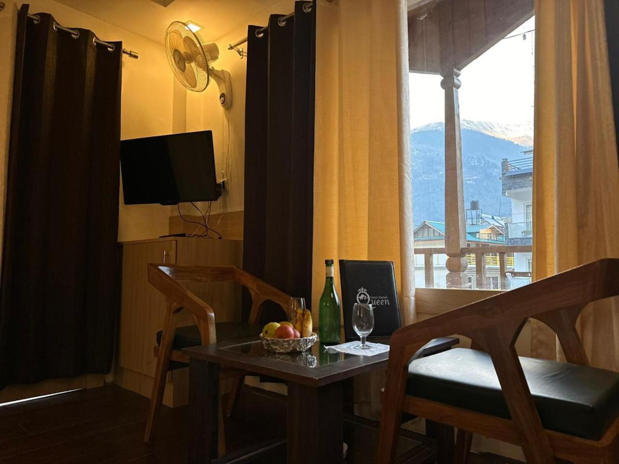 Hotel Manali Queen מראה חיצוני תמונה