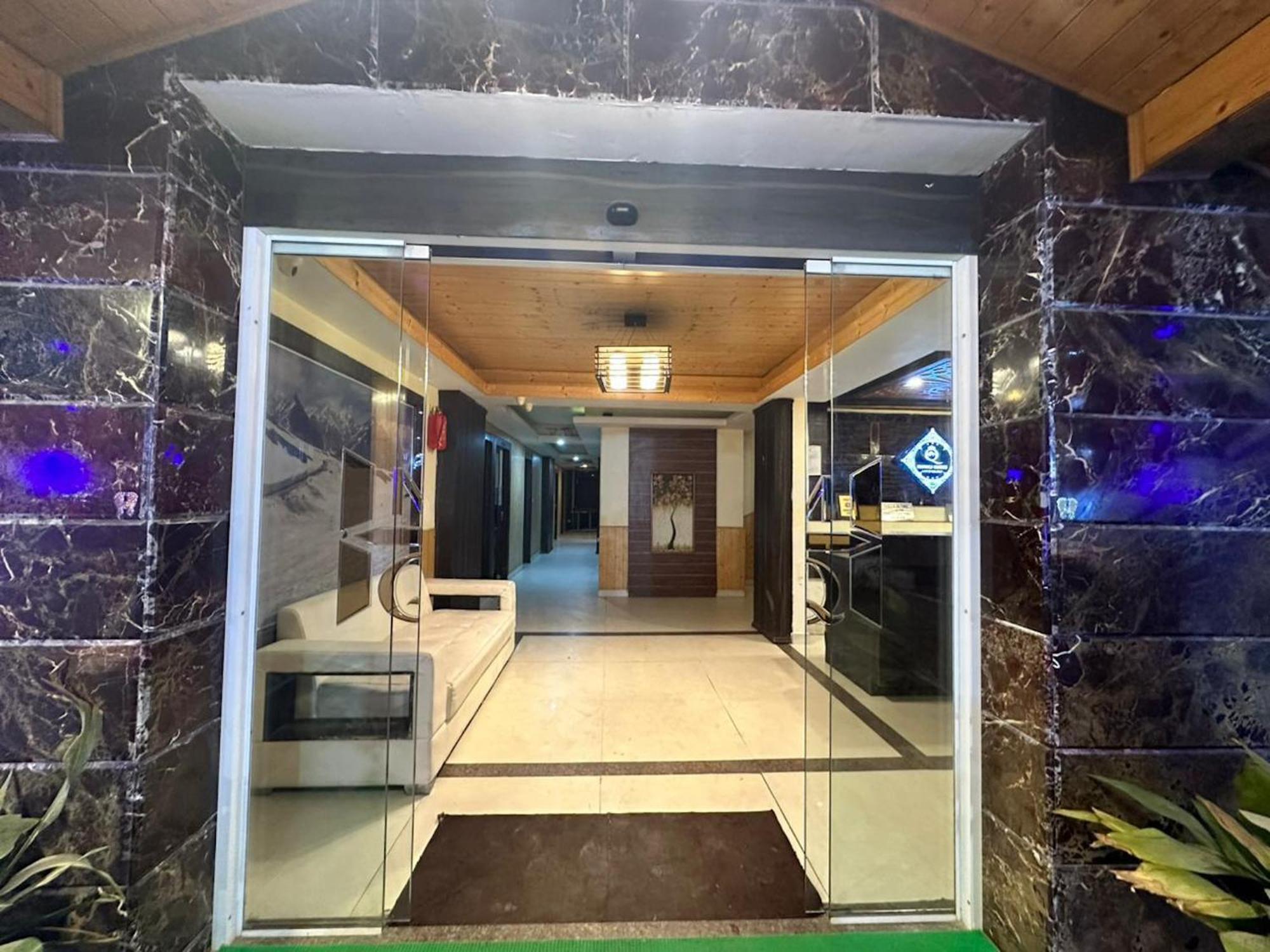 Hotel Manali Queen מראה חיצוני תמונה