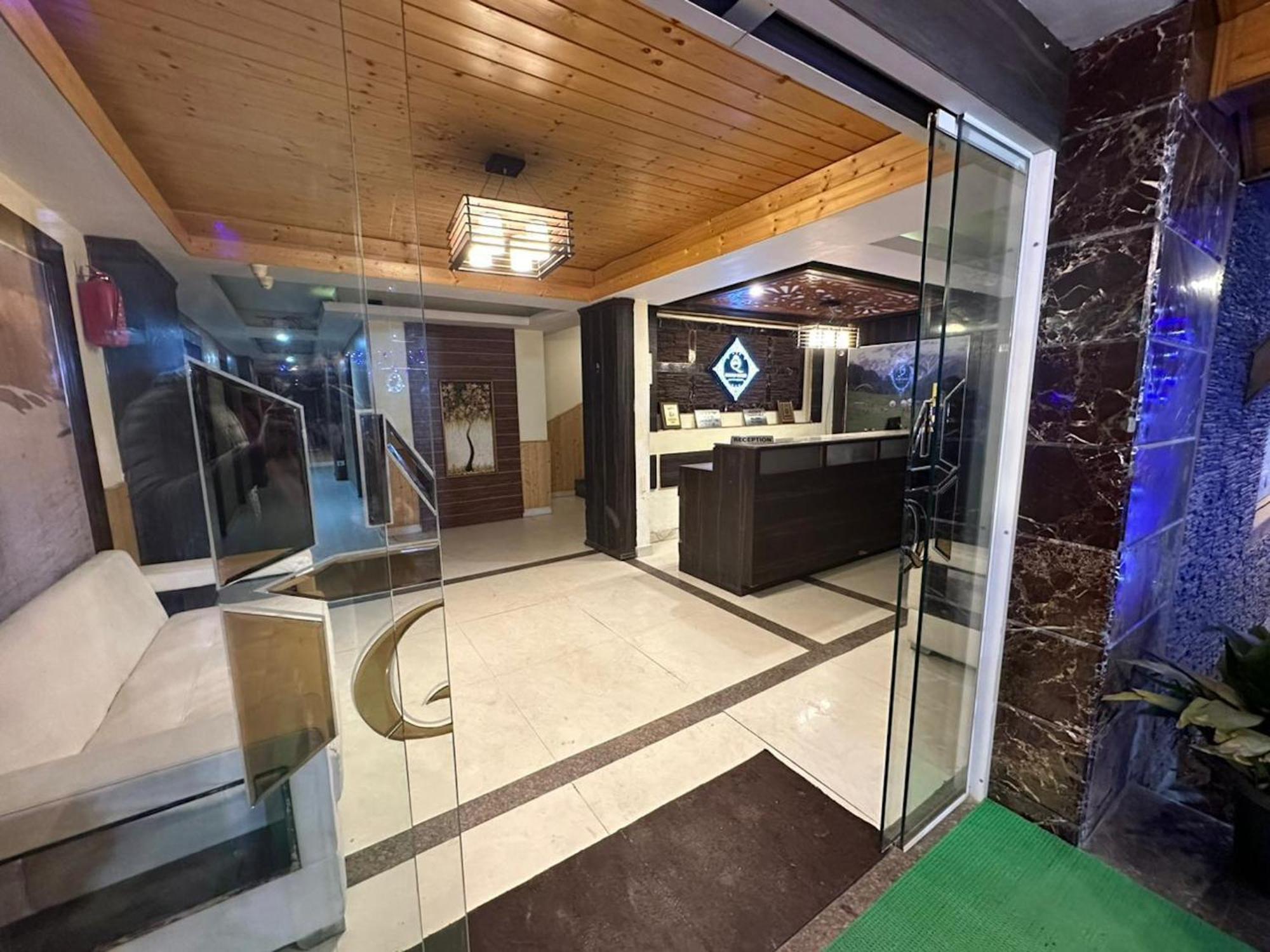 Hotel Manali Queen מראה חיצוני תמונה