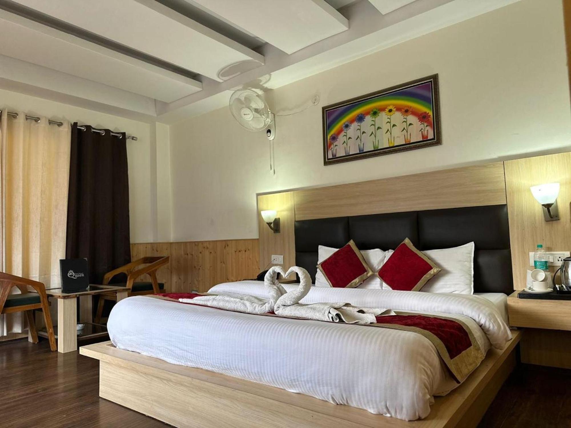 Hotel Manali Queen מראה חיצוני תמונה