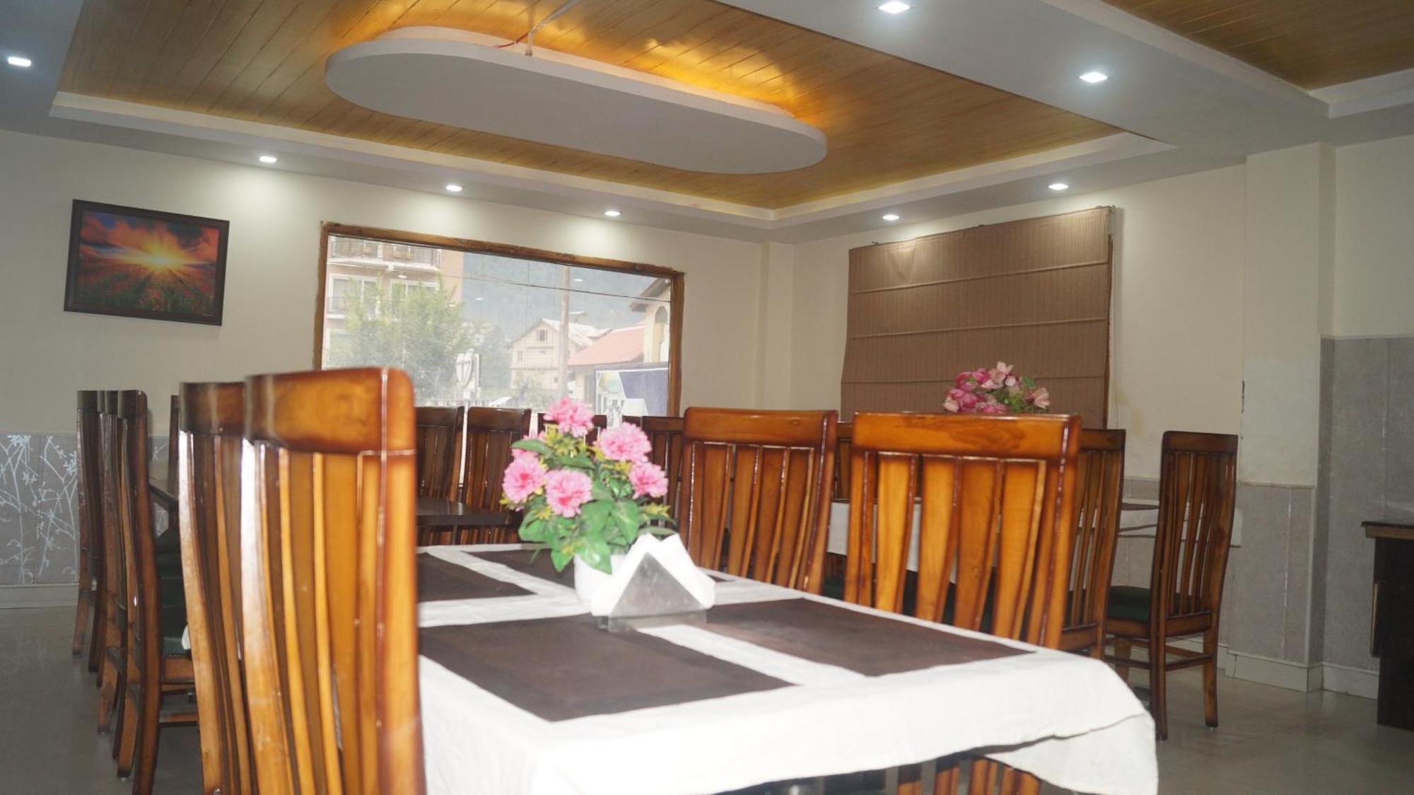 Hotel Manali Queen מראה חיצוני תמונה